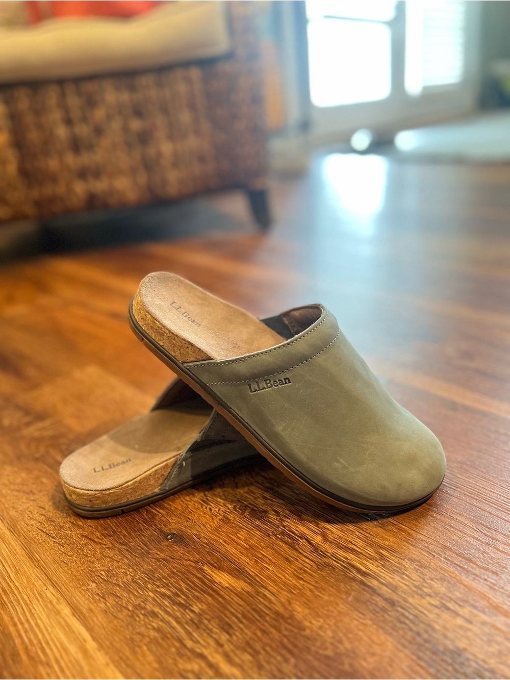 L.L. Bean Women’s Go Anywhere Clogs Olive Leather - Picture 3 of 12